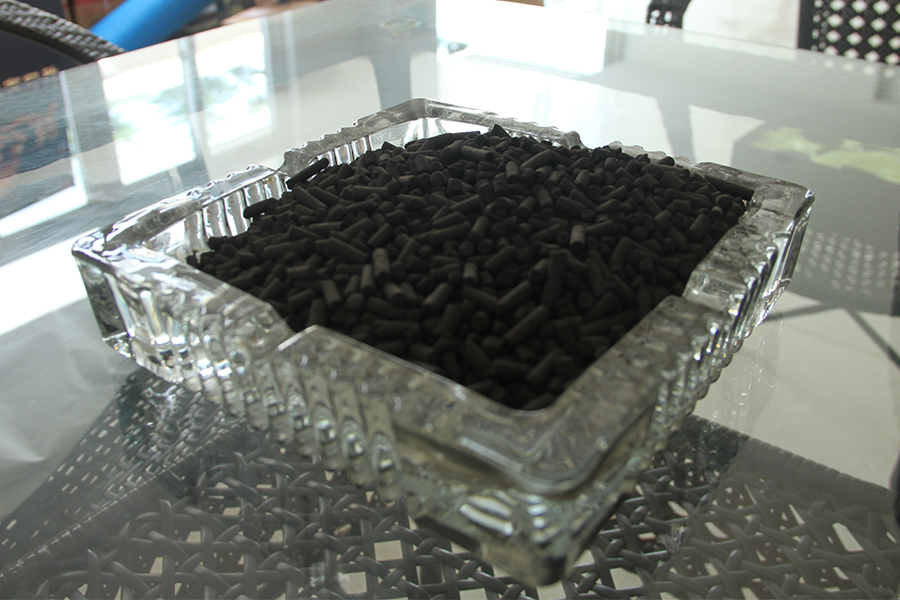 Deoxidizator de carbon de paladiu