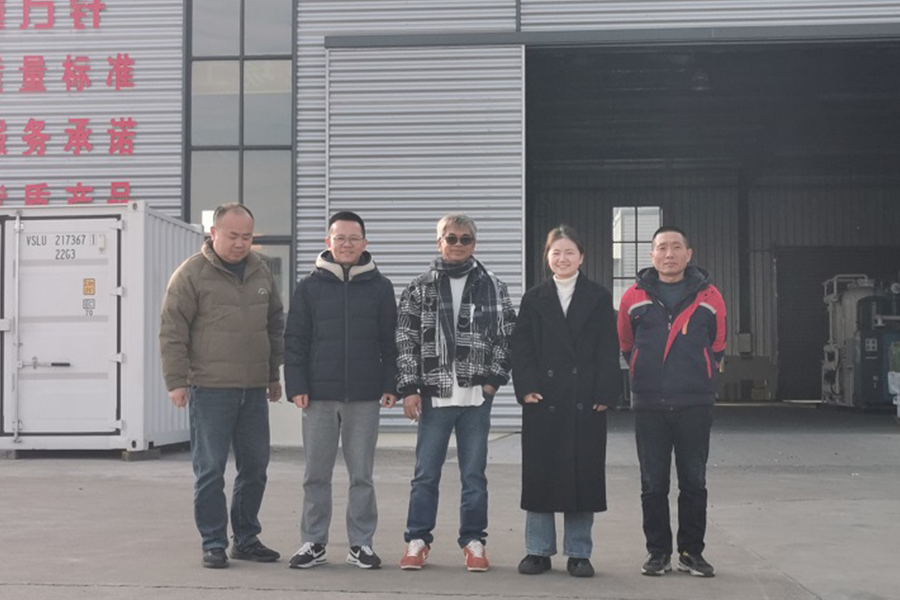 Clientul din Cote D 'Ivoire a inspectat fabrica și a semnat contractul generatorului de oxigen al containerului la fața locului